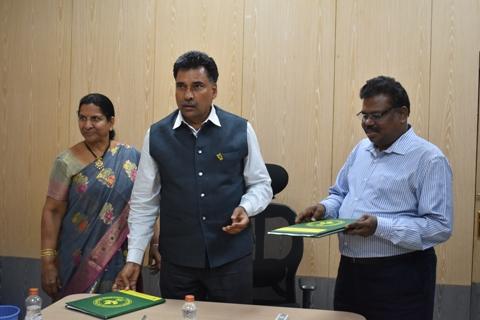 MOU signing with National Seed Corporation, New Delhi for sunflower hybrid KBSH-85