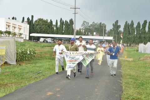 Swachhta Hi Seva-2024 Marathon at ICAR-IIOR & Human Chain for Swachhta Hi Seva-2024