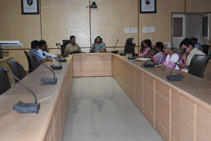 A guest lecture on "Tribal Development Issues " has been organized under Azadi ka amrit Mahotsav on 16-06-2023.