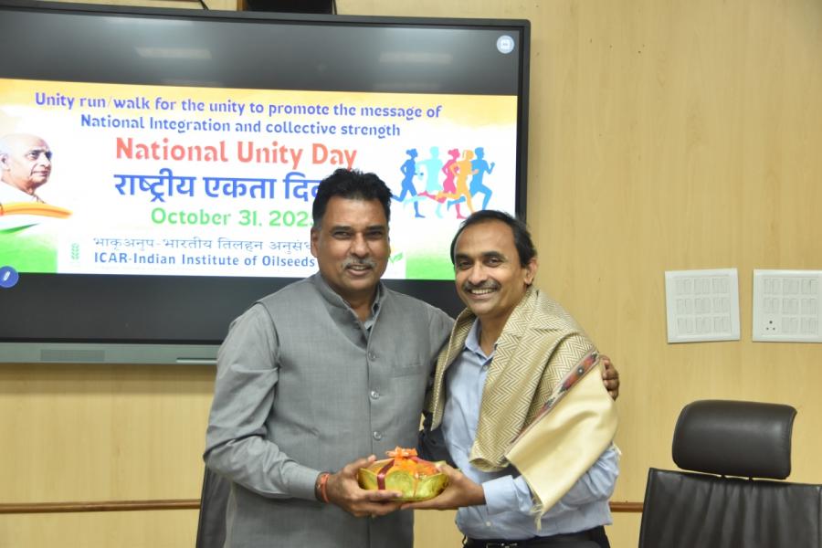 Rashtriya Ekta Diwas pledge taken, Human Chain, walk for unity and  guest lecture on ek Bharat shreshtha Bharat and National Unity at ICAR-IIOR