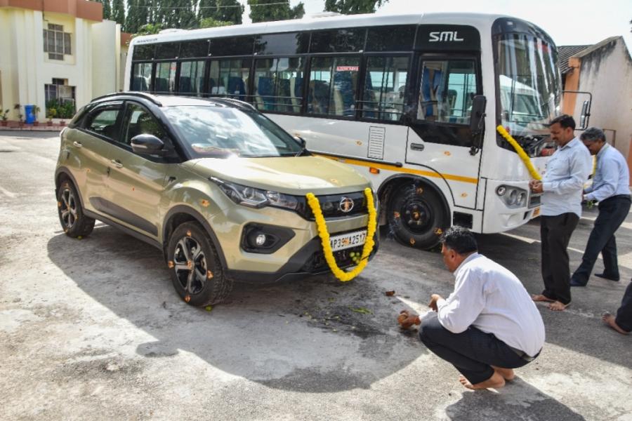 Vahan Pooja vibes at ICAR-IIOR