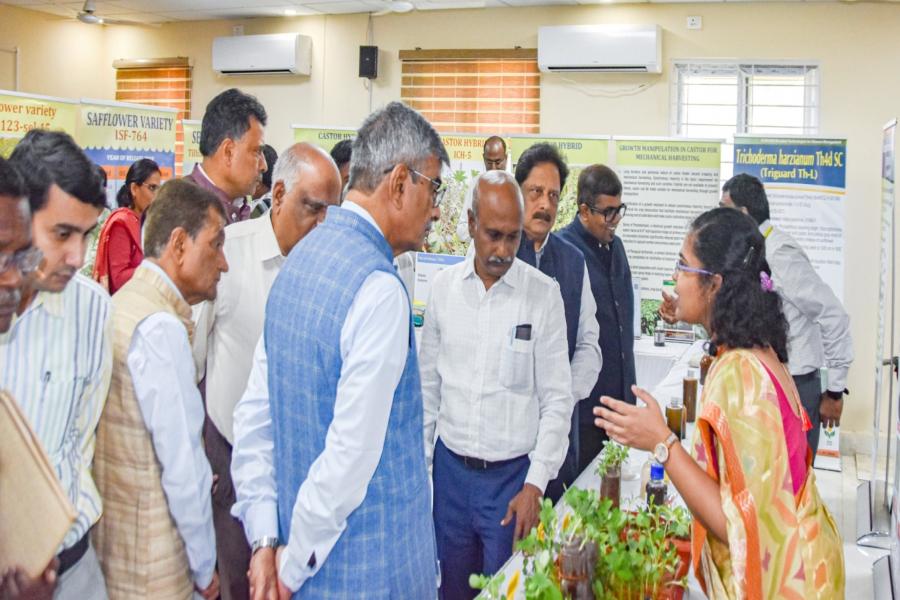 SMART SEEDS FOR SUSTAINABLE PRODUCTIVITY  SEED INDUSTRY AND ACADEMIA INTERFACE ON BIOPOLYMER-BASED MULTILAYER SEED COATING FOR MULTI-INPUT DELIVERY