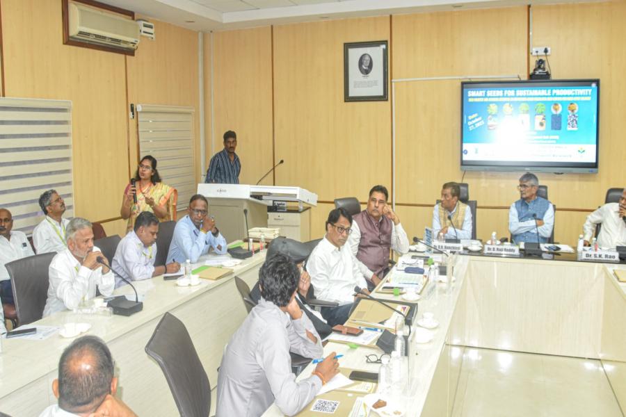 SMART SEEDS FOR SUSTAINABLE PRODUCTIVITY  SEED INDUSTRY AND ACADEMIA INTERFACE ON BIOPOLYMER-BASED MULTILAYER SEED COATING FOR MULTI-INPUT DELIVERY