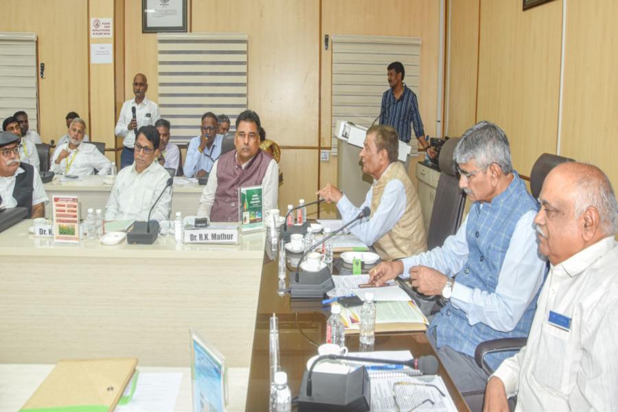 SMART SEEDS FOR SUSTAINABLE PRODUCTIVITY  SEED INDUSTRY AND ACADEMIA INTERFACE ON BIOPOLYMER-BASED MULTILAYER SEED COATING FOR MULTI-INPUT DELIVERY