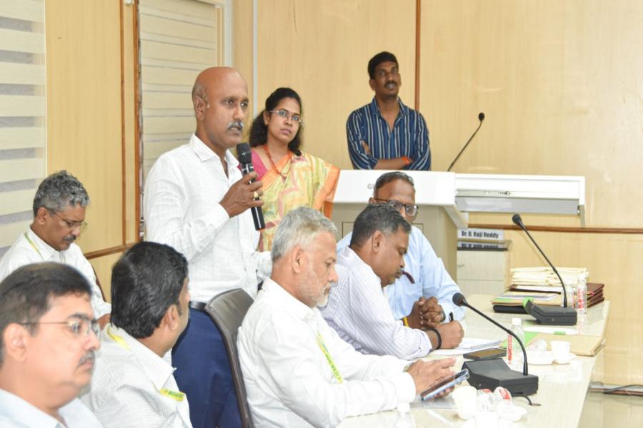 SMART SEEDS FOR SUSTAINABLE PRODUCTIVITY  SEED INDUSTRY AND ACADEMIA INTERFACE ON BIOPOLYMER-BASED MULTILAYER SEED COATING FOR MULTI-INPUT DELIVERY