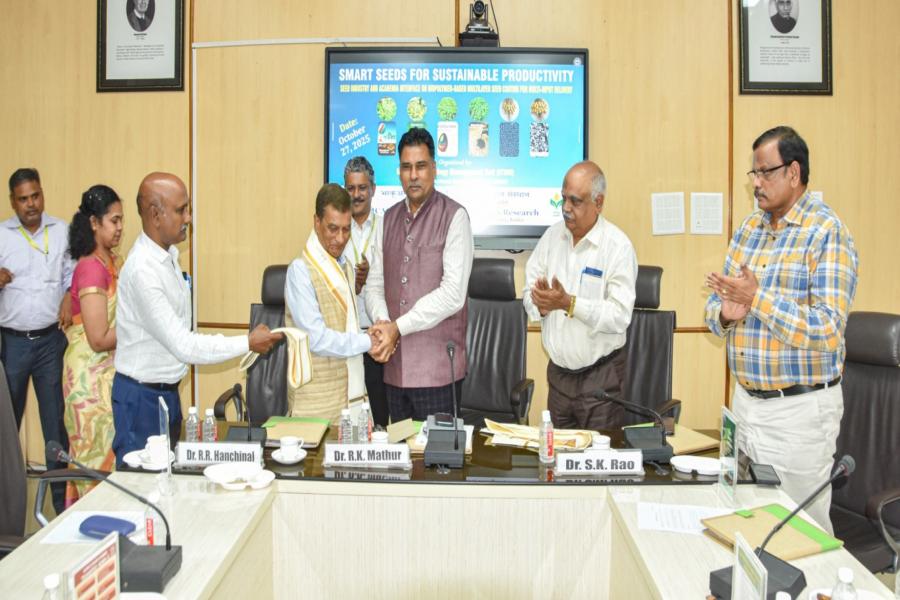 SMART SEEDS FOR SUSTAINABLE PRODUCTIVITY  SEED INDUSTRY AND ACADEMIA INTERFACE ON BIOPOLYMER-BASED MULTILAYER SEED COATING FOR MULTI-INPUT DELIVERY