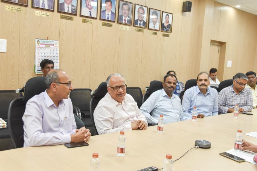 Shri. Sanjay Datta, President, ICICI Foundation & Team visit Speed Breeding Facility at ICAR-IIOR