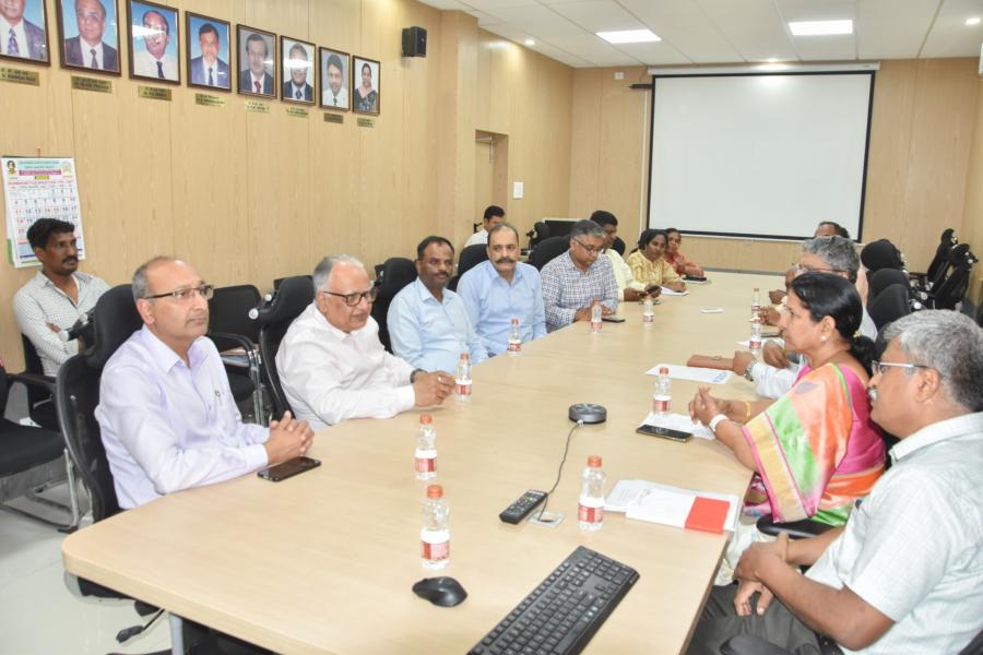 Shri. Sanjay Datta, President, ICICI Foundation & Team visit Speed Breeding Facility at ICAR-IIOR