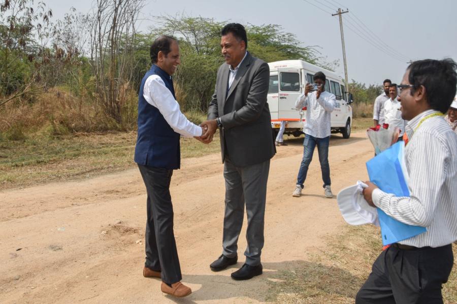 ICRISAT DG Visit to IIOR Fields at ICRISAT Farm