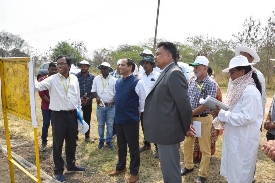 ICRISAT DG Visit to IIOR Fields at ICRISAT Farm